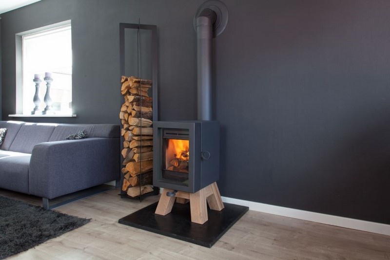 Wanders OAK STEEL krbové kachle s antracitovým oceľovým podstavcom